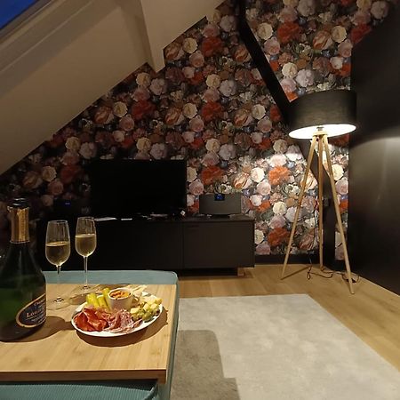 O Colombages Apartment Les Biolles Room photo